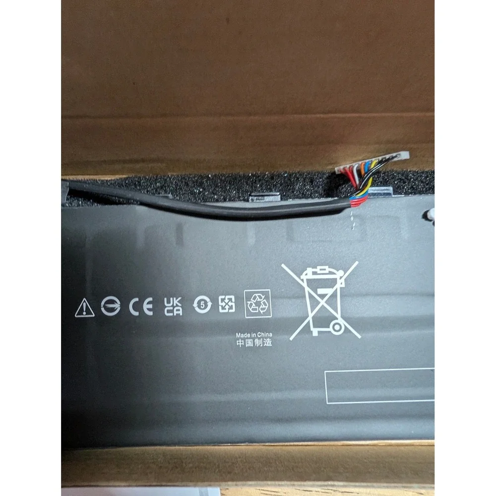 BTY-M6M Laptop Battery 15.2V 6578mAh 99.99Wh 4ICR8/35/142 Replacement Li-ion